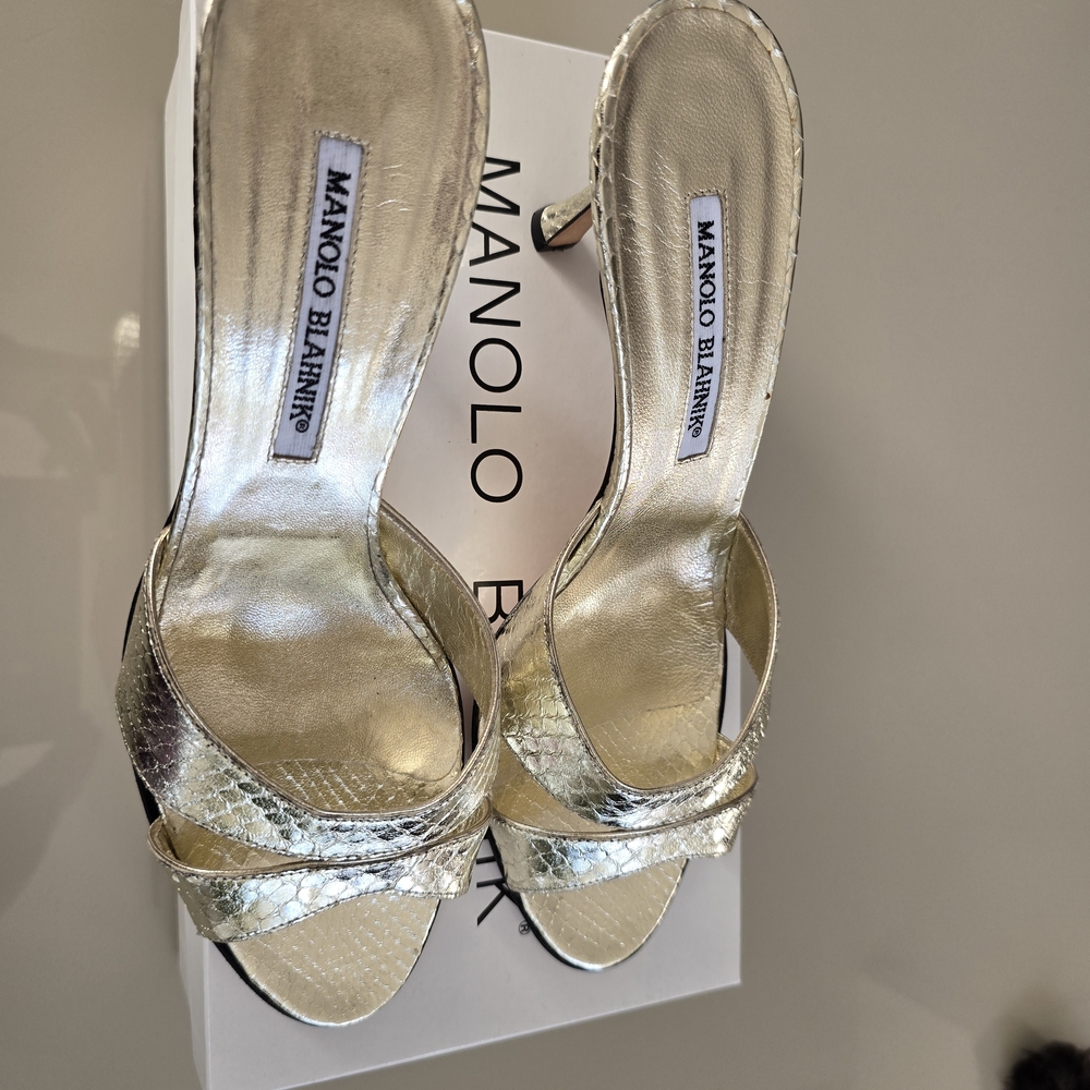Manolo Blahnik Metallic Gold Heels - Picture 3 of 5